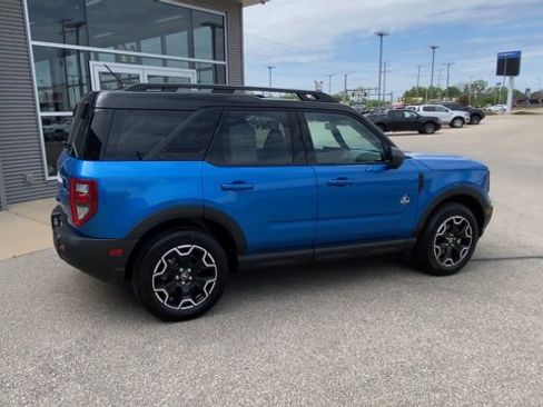 Certified 2025 Ford Bronco Sport Outer Banks w/ Outer Banks Tech Package+ AWD/4WD image 2