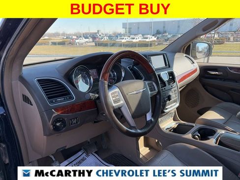Used 2012 Chrysler Town & Country Limited w/ Luxury Group image 56
