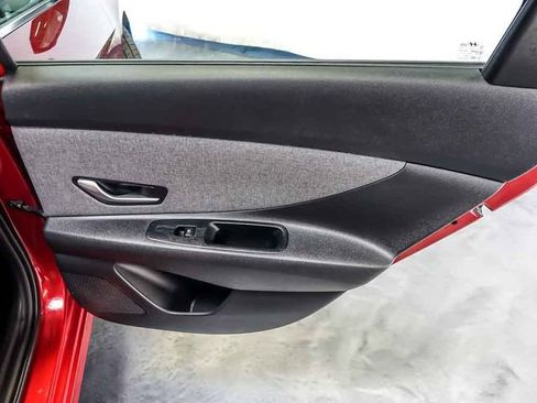 Used 2024 Hyundai Elantra Limited FWD image 31