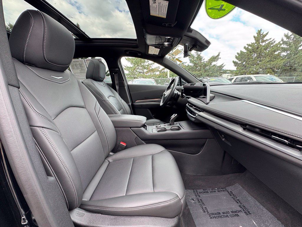 Used 2024 Cadillac XT4 Premium Luxury w/ Technology Package AWD/4WD image 36