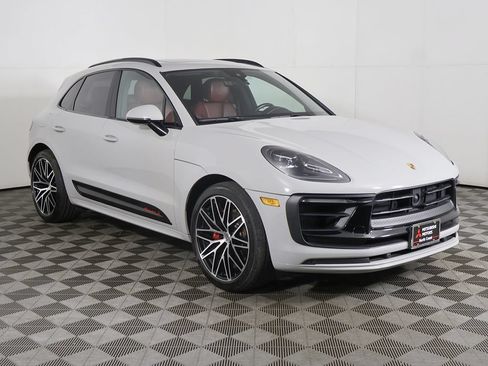 Used 2023 Porsche Macan S AWD/4WD image 2
