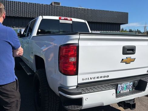 Used 2017 Chevrolet Silverado 2500 High Country image 6