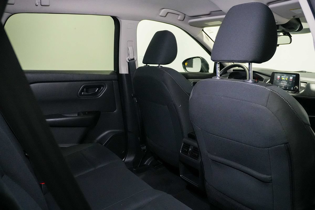 Used 2024 Nissan Rogue S AWD/4WD image 20