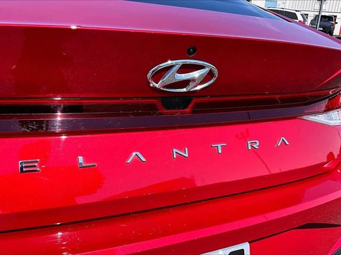 Used 2023 Hyundai Elantra SEL w/ Convenience Package FWD image 30