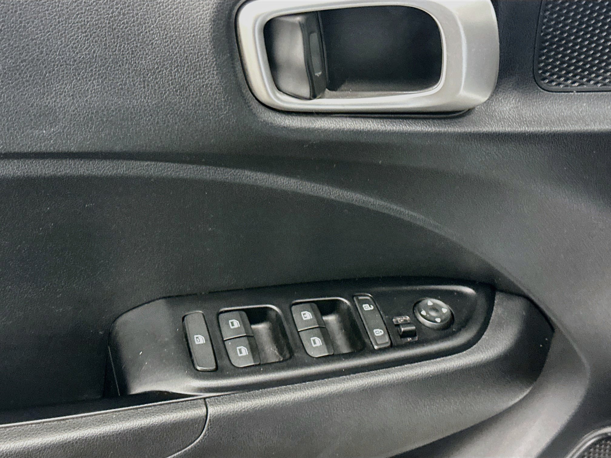Used 2022 Hyundai Venue SE FWD image 15