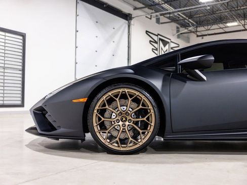 Used 2022 Lamborghini Huracan EVO RWD image 19