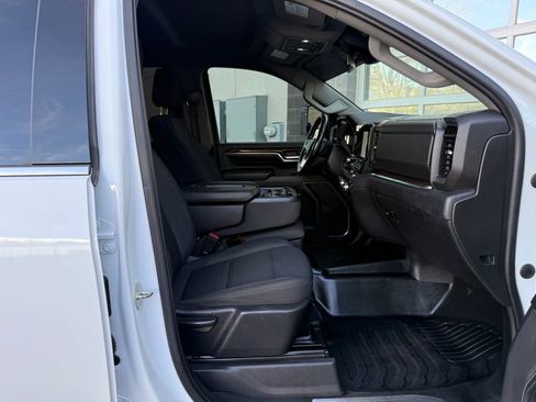 Used 2024 GMC Sierra 3500 SLE image 19