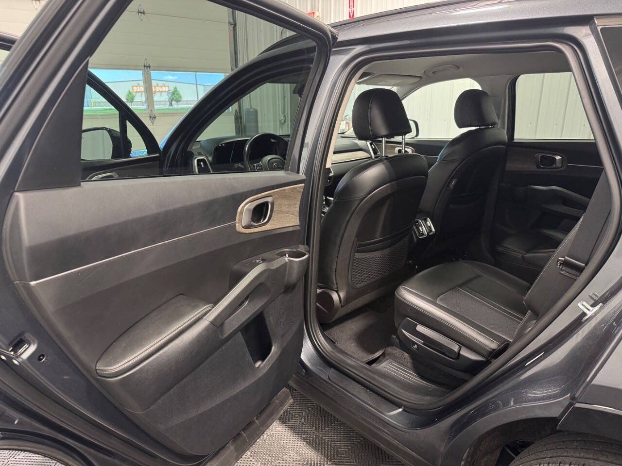 Used 2021 Kia Sorento EX AWD/4WD image 12