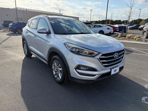 Used 2017 Hyundai Tucson SE image 3