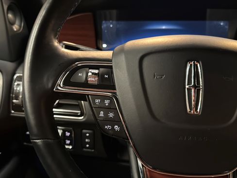 Used 2024 Lincoln Navigator Reserve AWD/4WD image 23
