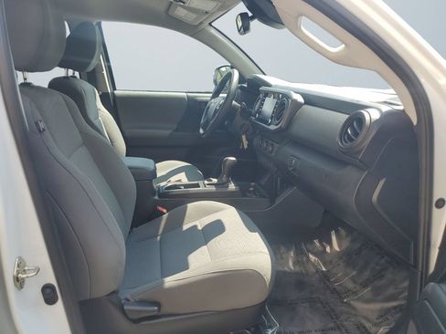Used 2020 Toyota Tacoma SR w/ SR Convenience Package RWD image 15
