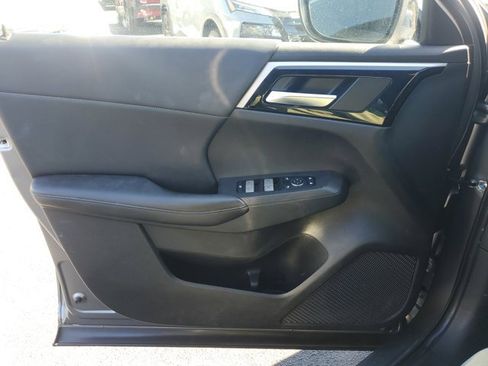 Used 2022 Mitsubishi Outlander SE image 27