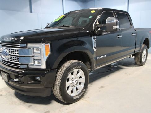 Used 2017 Ford F250 Platinum w/ Platinum Ultimate Package image 31