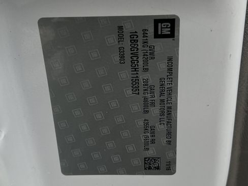 Used 2017 Chevrolet Express 4500 Extended image 26