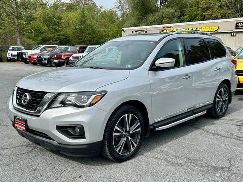 Used 2019 Nissan Pathfinder Platinum w/ Cargo Package image 4