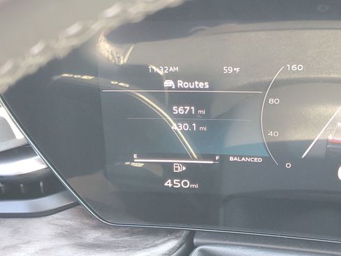 Used 2025 Audi Q5 Premium w/ Convenience Package image 28