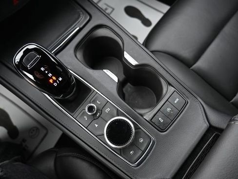 Used 2024 Cadillac XT4 Premium Luxury image 29