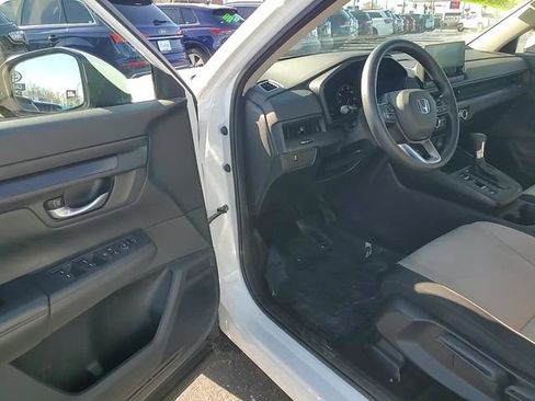 Used 2023 Honda CR-V LX image 13