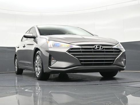 Used 2020 Hyundai Elantra SE image 29