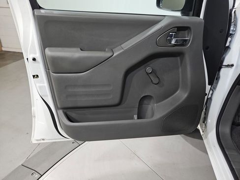 Used 2017 Nissan Frontier S image 11