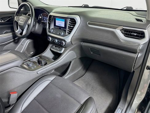 Used 2023 GMC Acadia SLT image 27