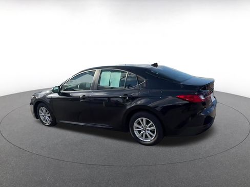 Used 2025 Toyota Camry LE image 10