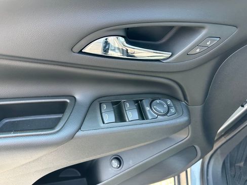 Used 2023 Chevrolet Equinox LT image 15