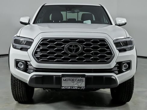 Used 2021 Toyota Tacoma TRD Off-Road AWD/4WD image 4