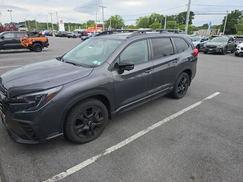 Used 2023 Subaru Ascent Onyx Edition Limited AWD/4WD image 2