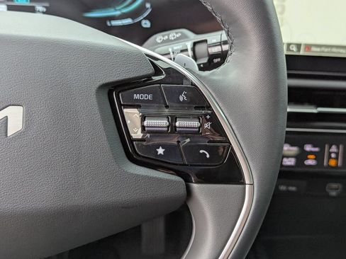 New 2026 Kia Niro EX FWD image 29