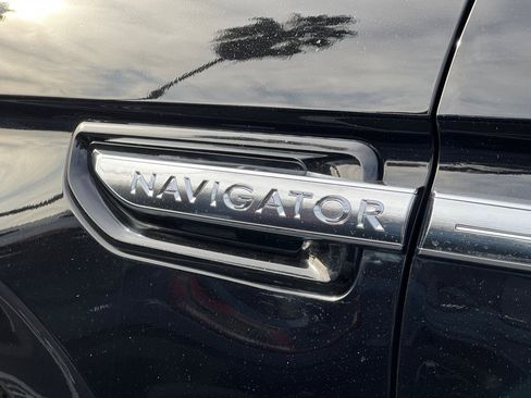 Used 2019 Lincoln Navigator L Reserve image 29