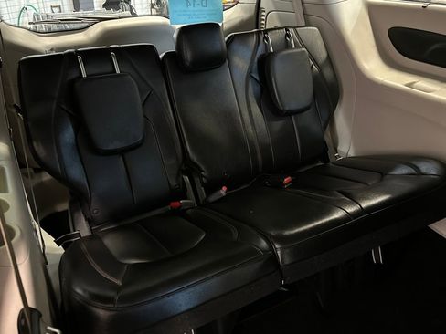 Used 2020 Chrysler Pacifica Touring-L image 34