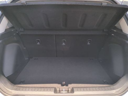 Used 2025 Hyundai Venue SEL FWD image 29