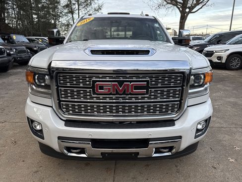 Used 2019 GMC Sierra 2500 Denali w/ Duramax Plus Package image 2