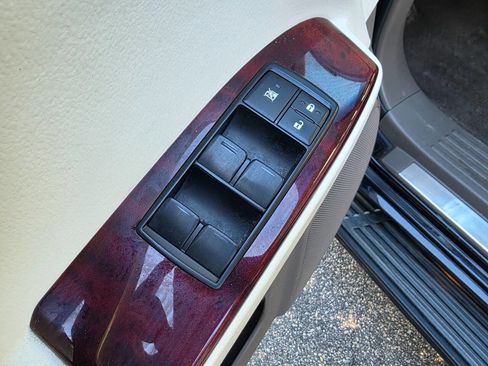 Used 2013 Lexus GX 460 image 10