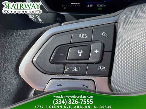 Used 2023 Volkswagen Tiguan SE AWD/4WD image 17