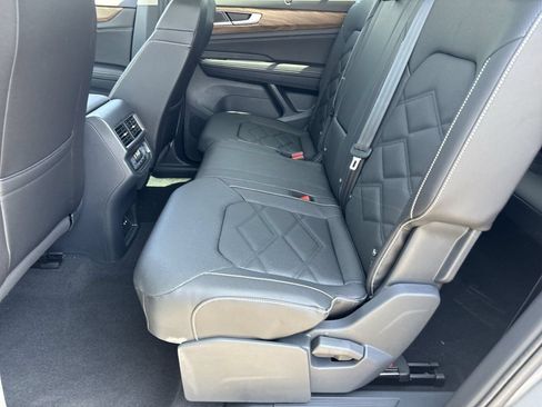 New 2026 Volkswagen Atlas SE FWD image 13