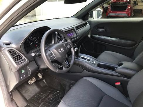 Used 2020 Honda HR-V Sport image 11