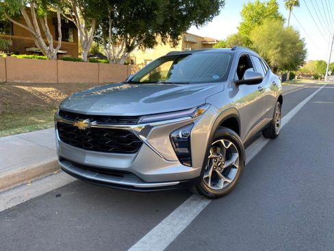 Used 2025 Chevrolet Trax LT w/ Driver Confidence Package image 69