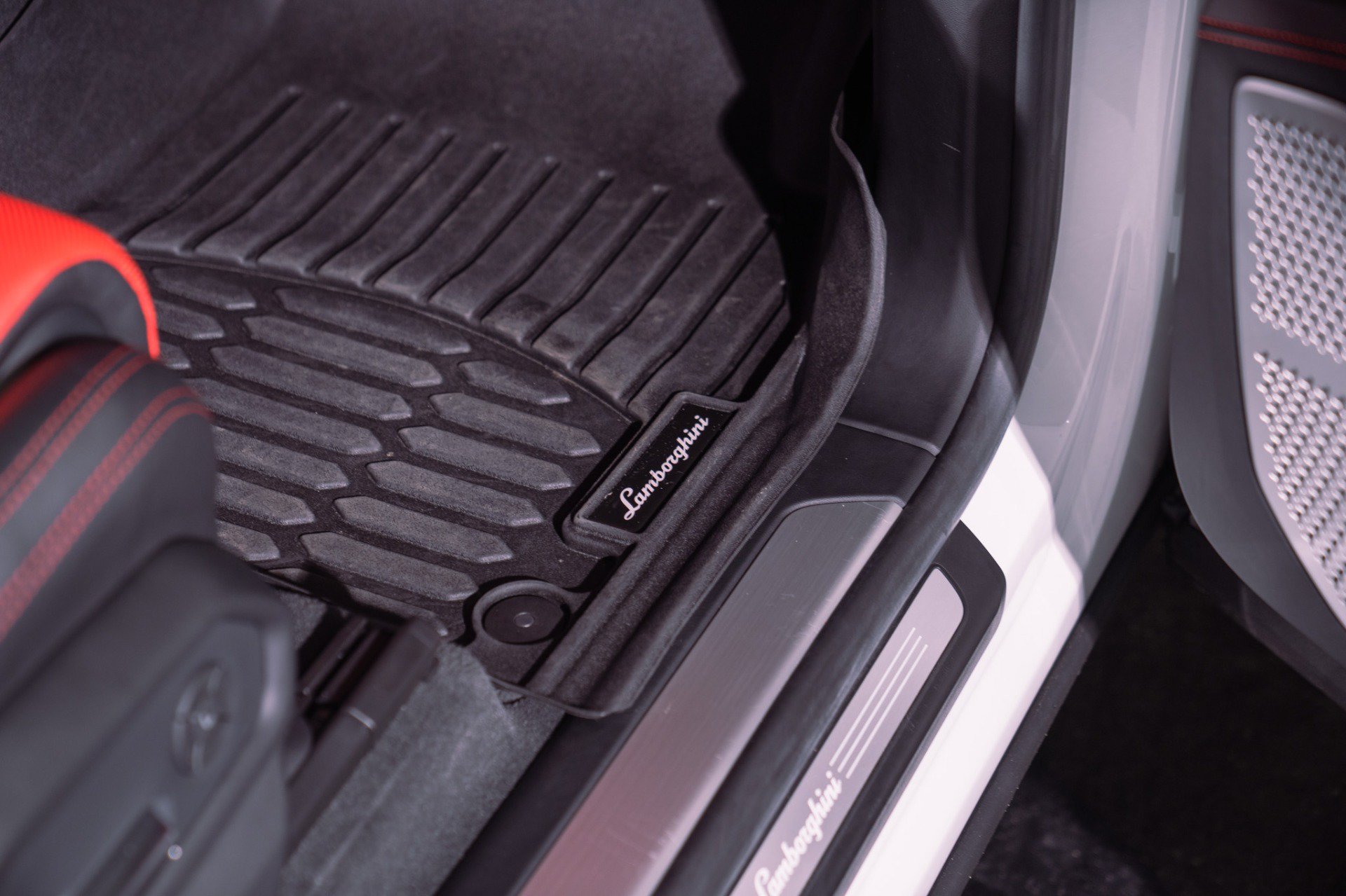Used 2022 Lamborghini Urus AWD/4WD image 41