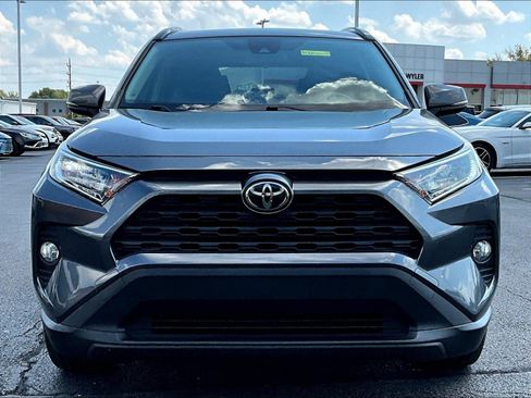 Used 2019 Toyota RAV4 XLE w/ Convenience Package AWD/4WD image 2