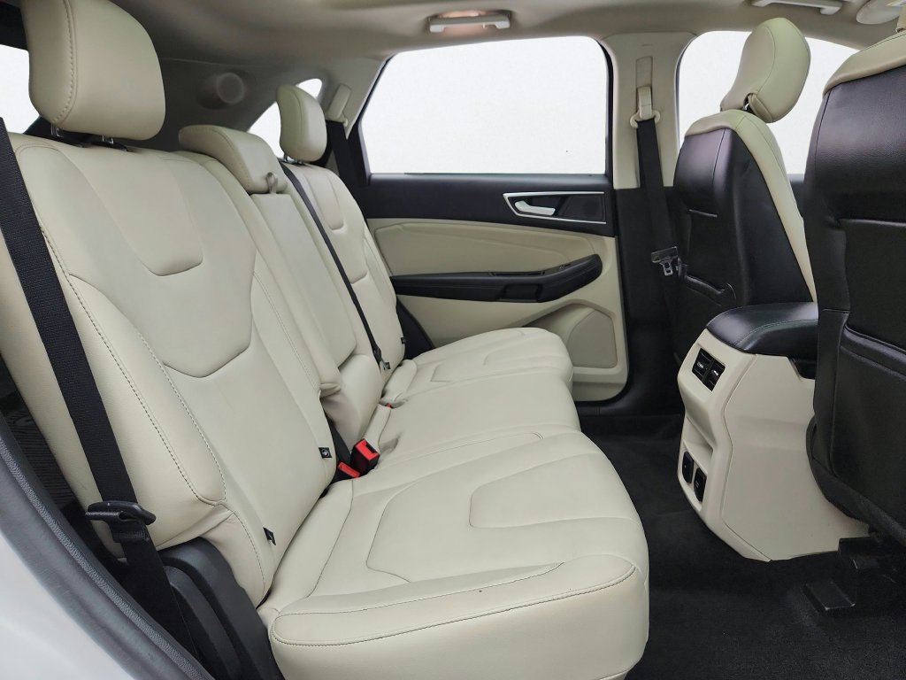 Used 2019 Ford Edge Titanium w/ Cold Weather Package AWD/4WD image 33