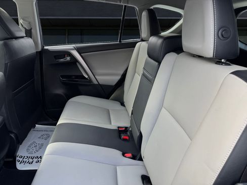 Used 2016 Toyota RAV4 Limited image 16