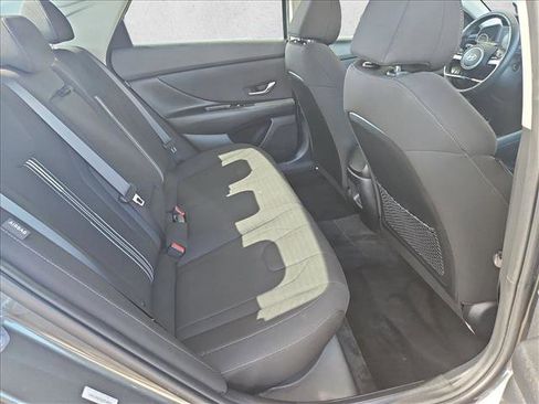 Used 2025 Hyundai Elantra SEL image 21