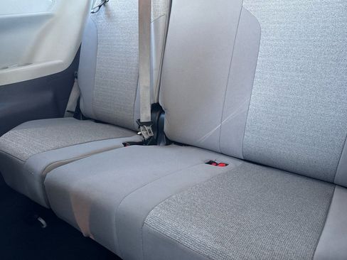 Used 2024 Toyota Sienna LE image 33