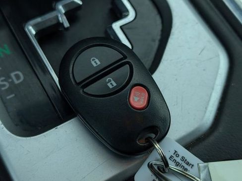 Used 2015 Toyota Tundra Platinum image 39