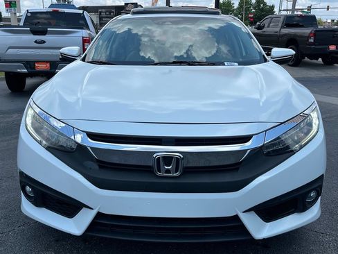 Used 2017 Honda Civic Touring image 2
