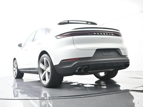Certified 2024 Porsche Cayenne S AWD/4WD image 47