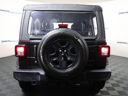 Used 2022 Jeep Wrangler Unlimited Sport image 7