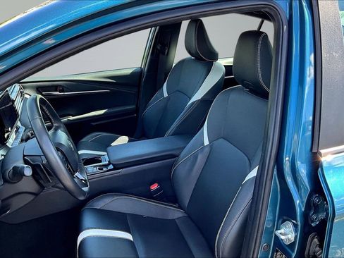 Used 2025 Toyota Camry SE image 25